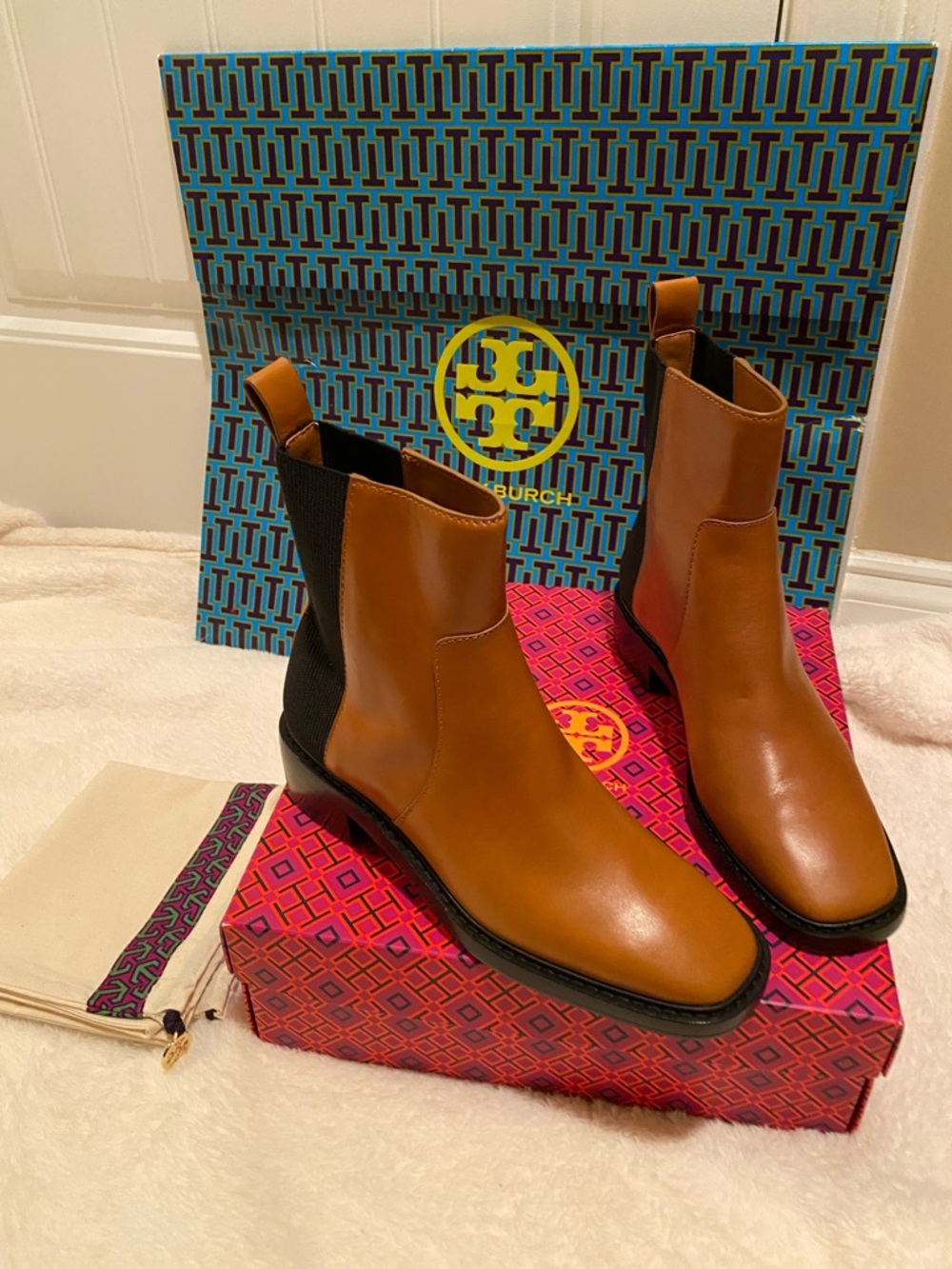 Tory Burch Chelsea Boots